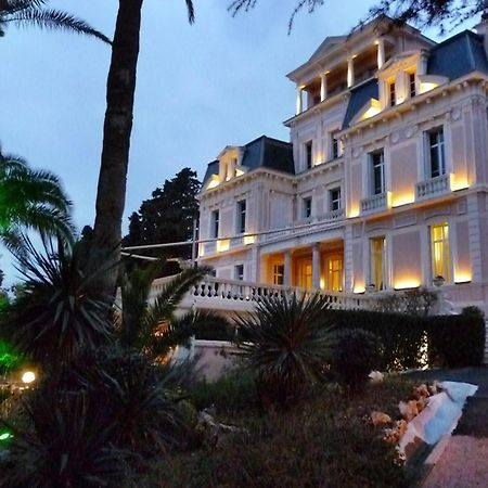 Hotel Les Tourelles Sainte-Maxime Exteriör bild